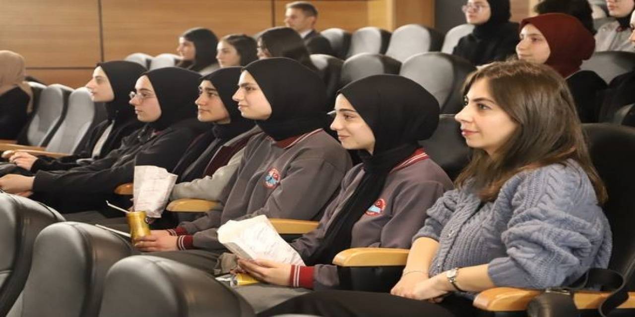Cumhuriyet’in Yüzüncü Yılında Öğrenciler Sinemada Buluştu