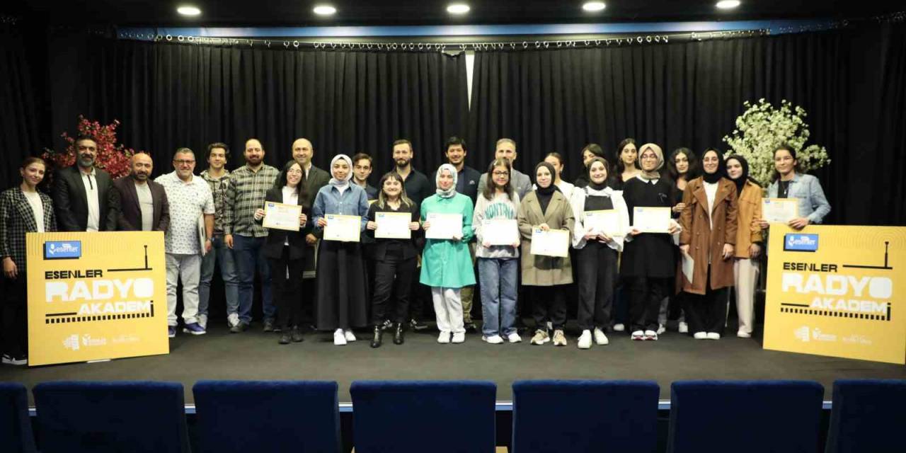 Esenler Radyo Akademisi Final Yaptı, Genç Radyocular Sertifikalarını Aldı