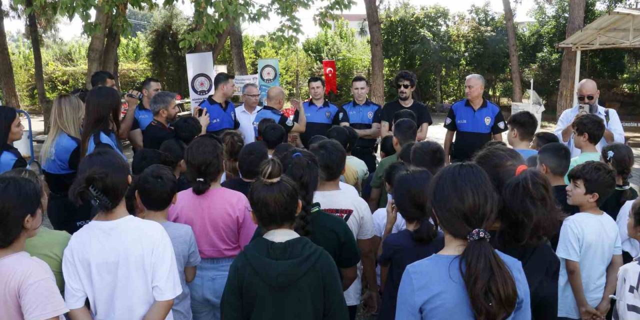 Sosyal Medya Bağımlılığının Önüne Geçmek İçin Polis ‘Okuma Etkinliği’ Düzenledi