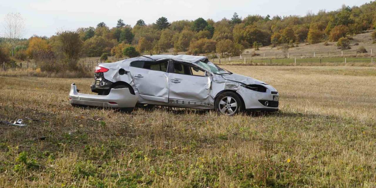 Kastamonu’da Yoldan Çıkan Otomobil, Tarlaya Yuvarlandı