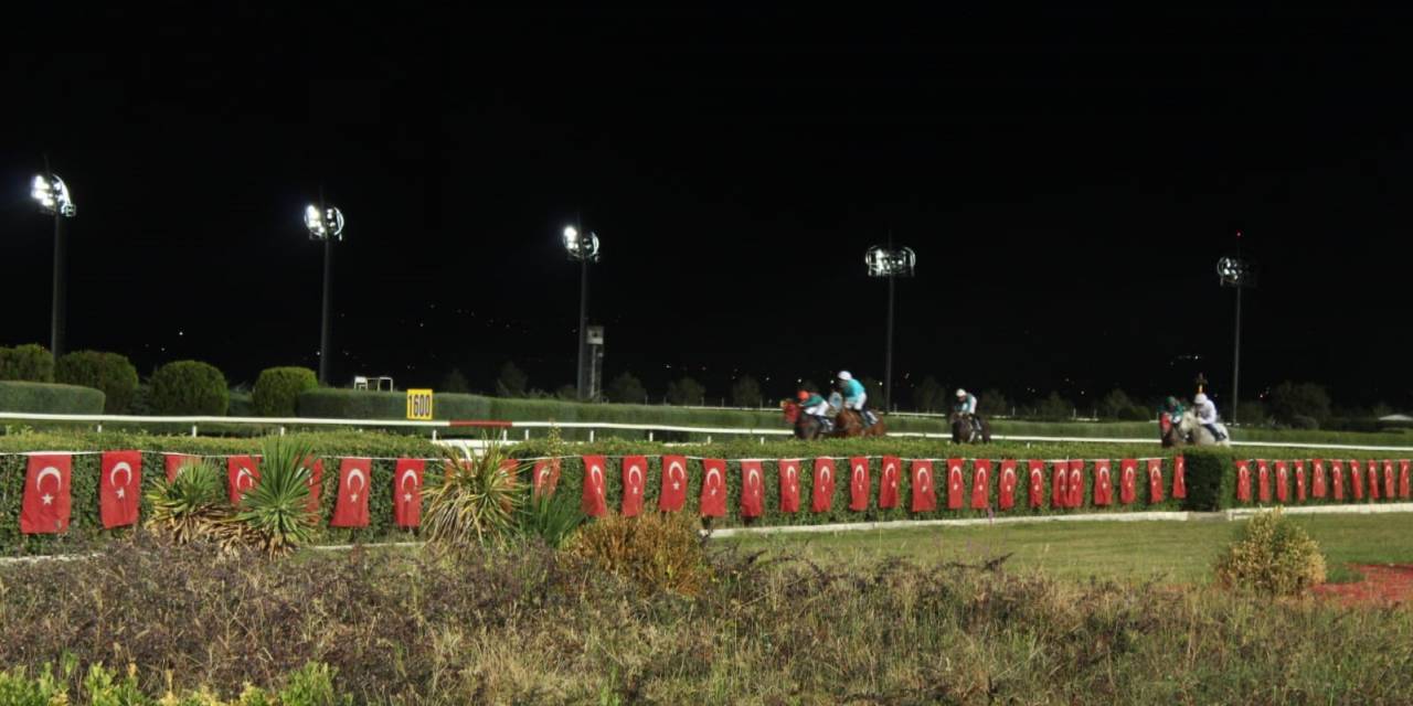 Elazığ Hipodromunda 100. Yıl Coşkusu