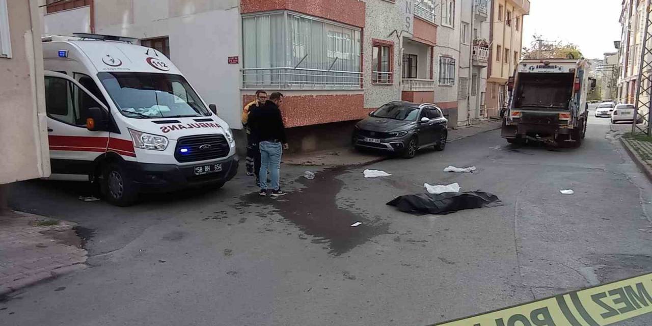 Çeşmeden Su Doldurup Evine Gidiyordu, Fark Etmeyen Çöp Kamyonu Ölümüne Neden Oldu