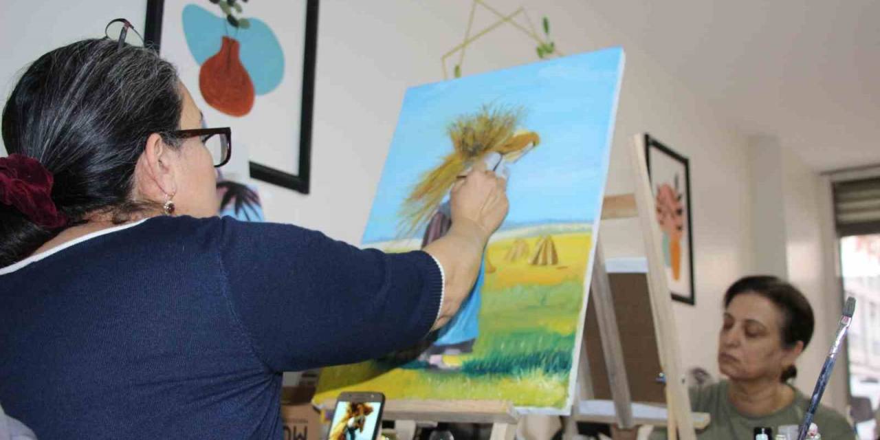 Batman’da Sanat Atölyesinde Eğitim Alan Kadınlar Gelir Kapısı Oluşturdu