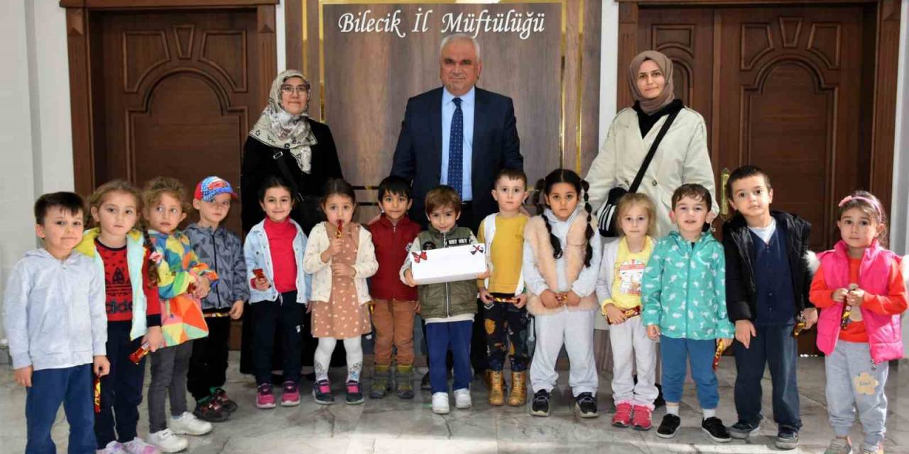 Minikler Gazzeli Kardeşlerini Unutmadı