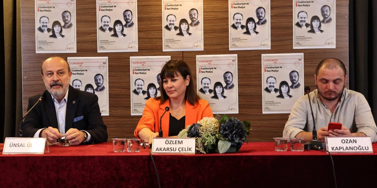 Kütüphane Günleri’nde "Cumhuriyet Ve Yeni Medya" Konuşuldu