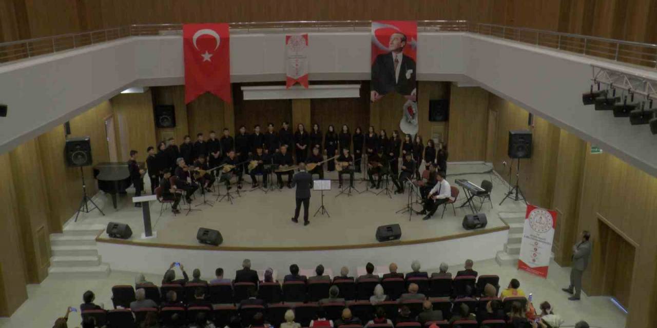 İl Milli Eğitim Müdürü Karaköse: “Gençlerimiz Oldukça Cumhuriyet Yüzyıllarca Yaşayacak”