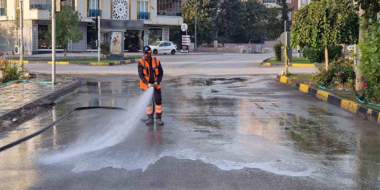 Şehir Genelinde Temizlik Çalışması Devam Ediyor