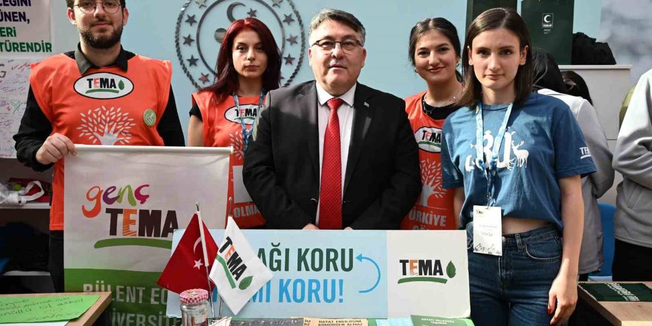 Rektör Özölçer, Öğrenci Toplukları Tanıtım Günleri’ne Katıldı