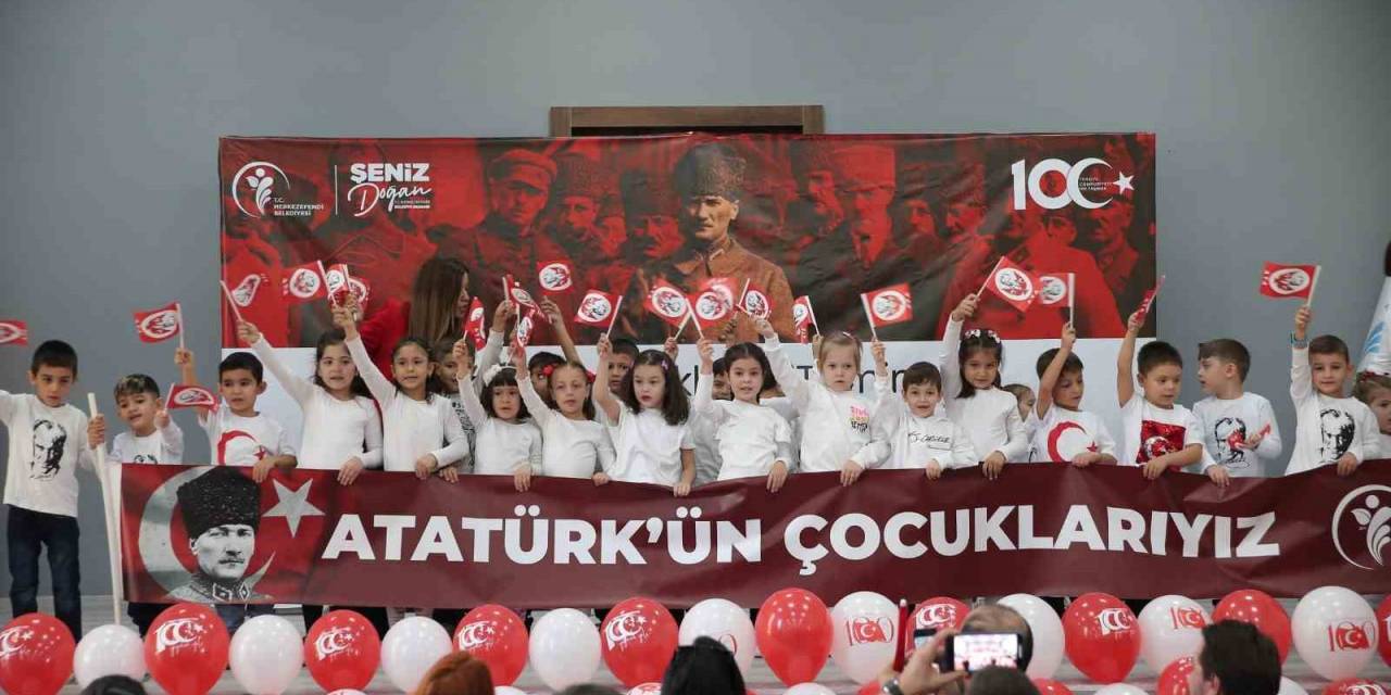 Denizli’de Kreş Öğrencileri 29 Ekim’i Gösteriyle Kutladı