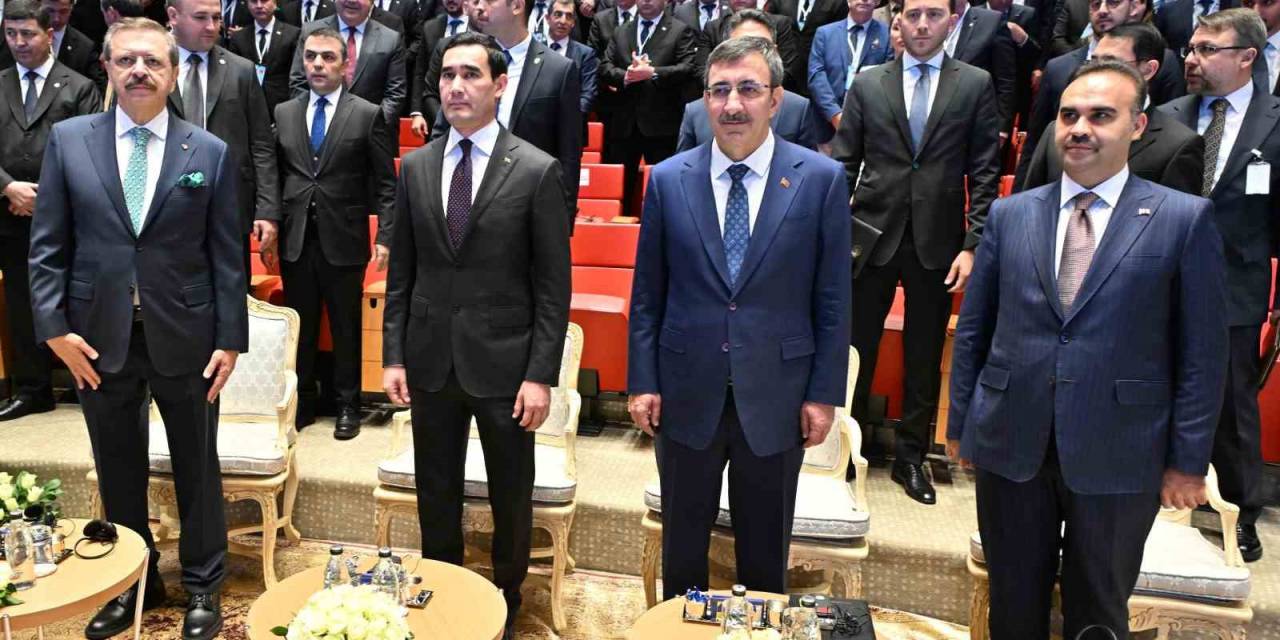 Türkmenistan Devlet Başkanı Berdimuhamedov “Türkiye-türkmenistan İş Forumu”na Katıldı