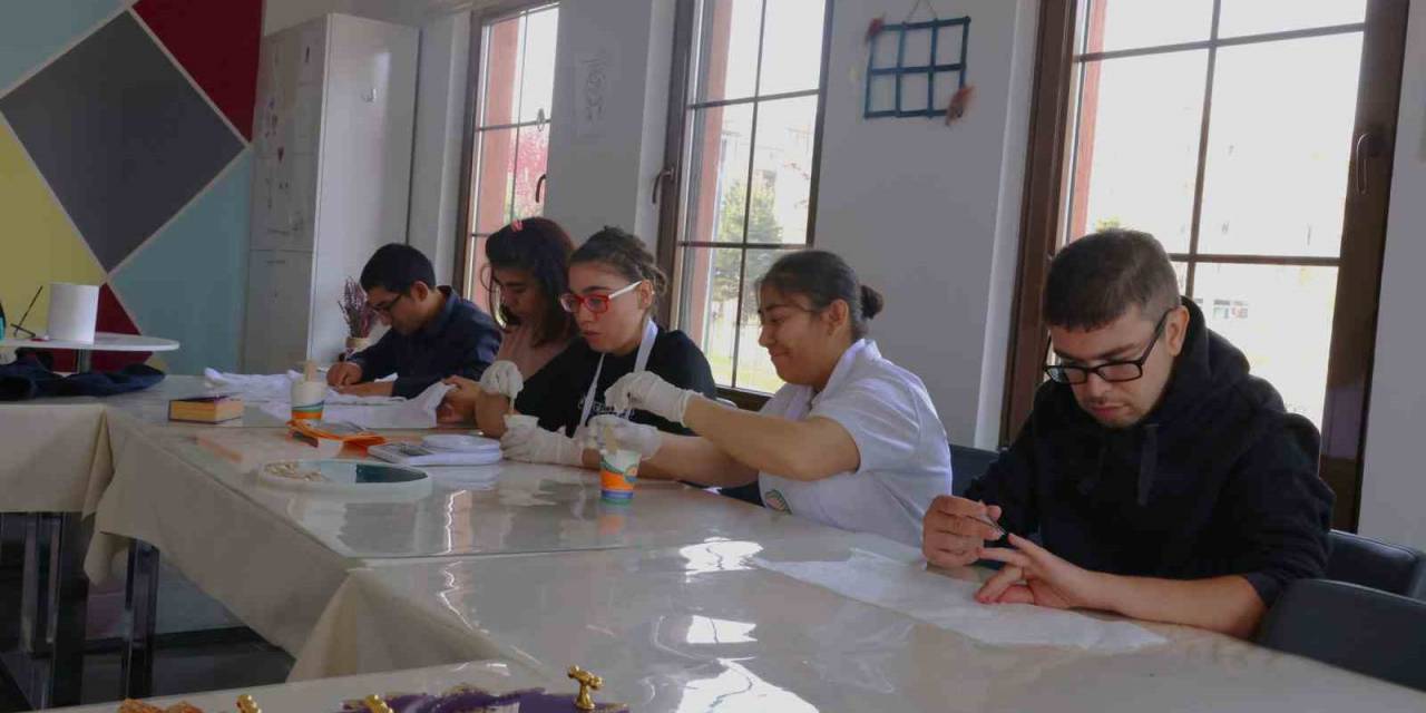 Gölbaşı’nda Engelliler Uyum İle Hayata Bağlanıyor