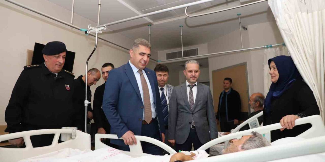 Ağaçtan Düşerek Yaralanan Kıbrıs Gazisini Vali Aslan Yalnız Bırakmadı