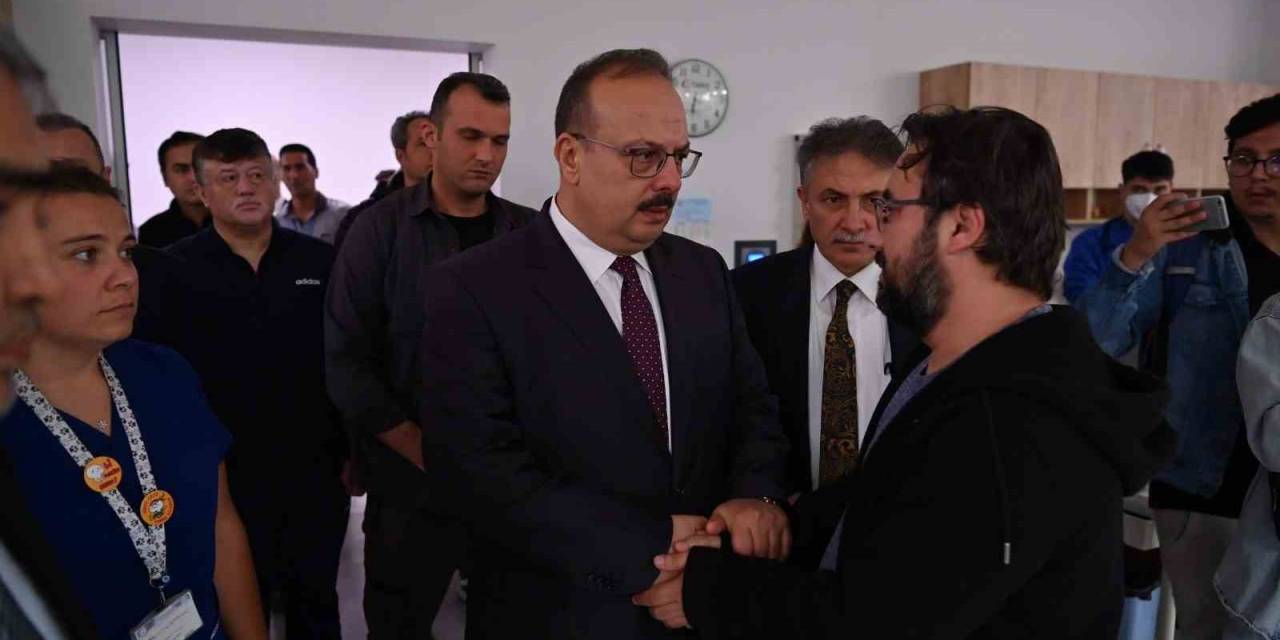 Vali Canbolat, Acılı Aile Görüştü