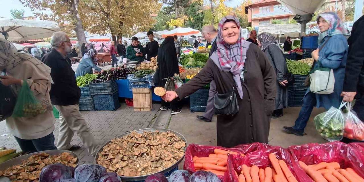 Kanlıca Mantarı 200 Liradan Tezgahtaki Yerini Aldı