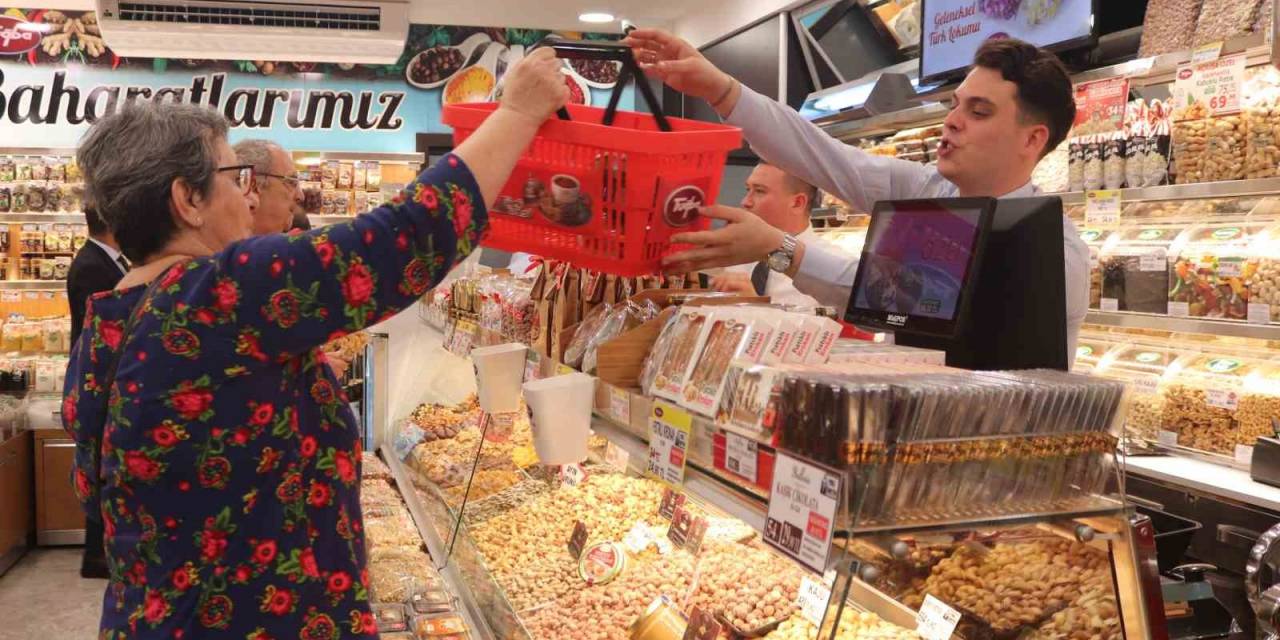 Tuğba Kuruyemiş 110. Şubesini İzmir’de Hizmete Açtı