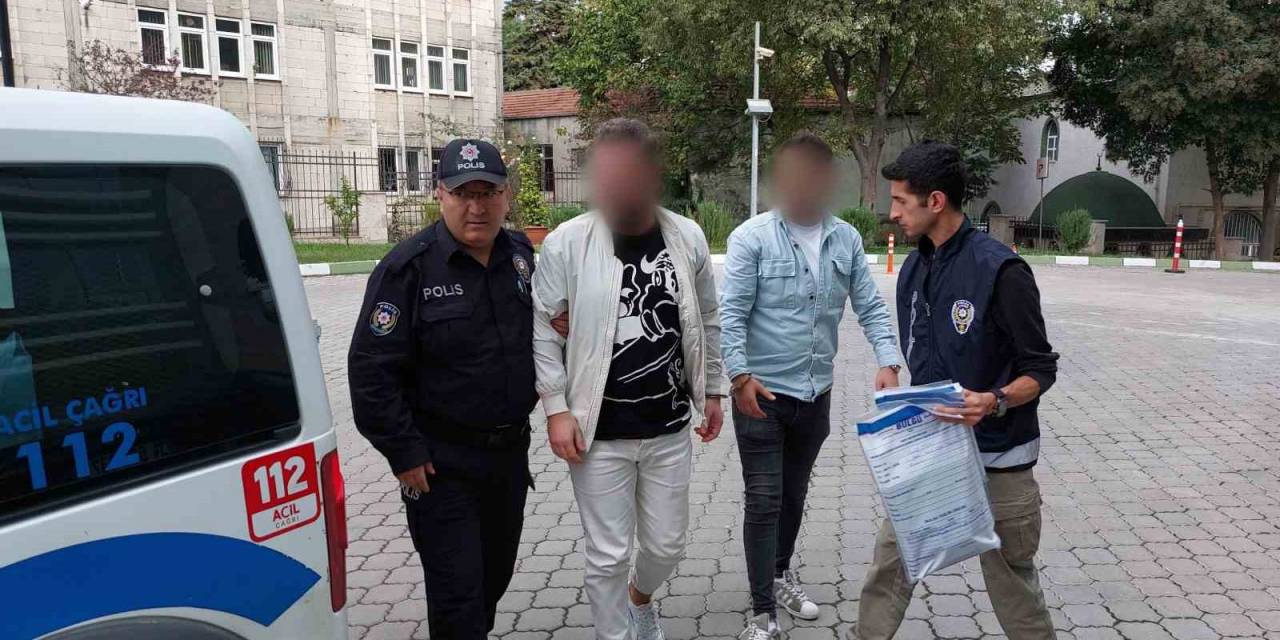Kuyumcuda ’1 Kilo 700 Gram Altının Eksik Olduğu’ İddiasına 2 Gözaltı