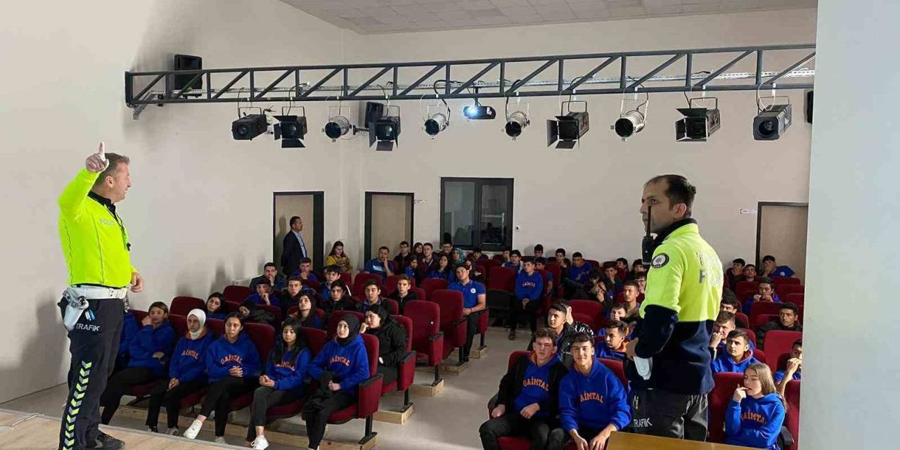 Burdur’da Polis Ekiplerinden Öğrencilere Eğitim