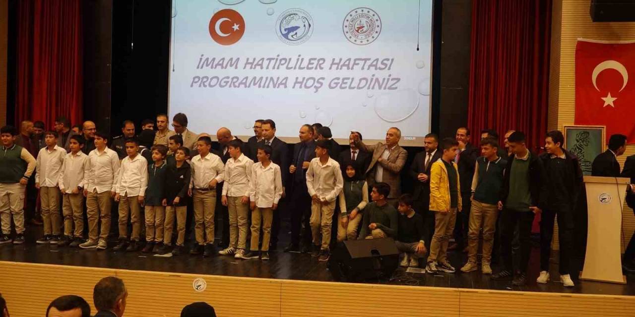 Erciş’te İmam Hatipler Haftası Programı Yapıldı
