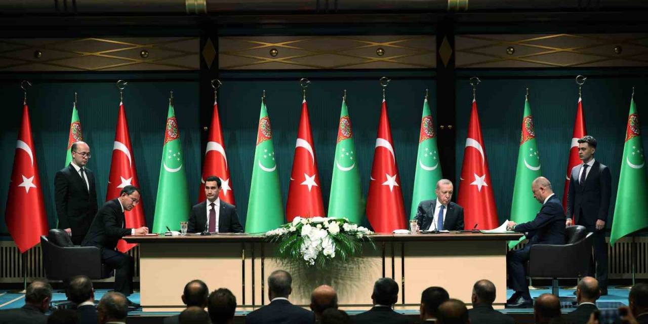 Türkiye Ve Türkmenistan Arasında 13 Anlaşma İmzalandı