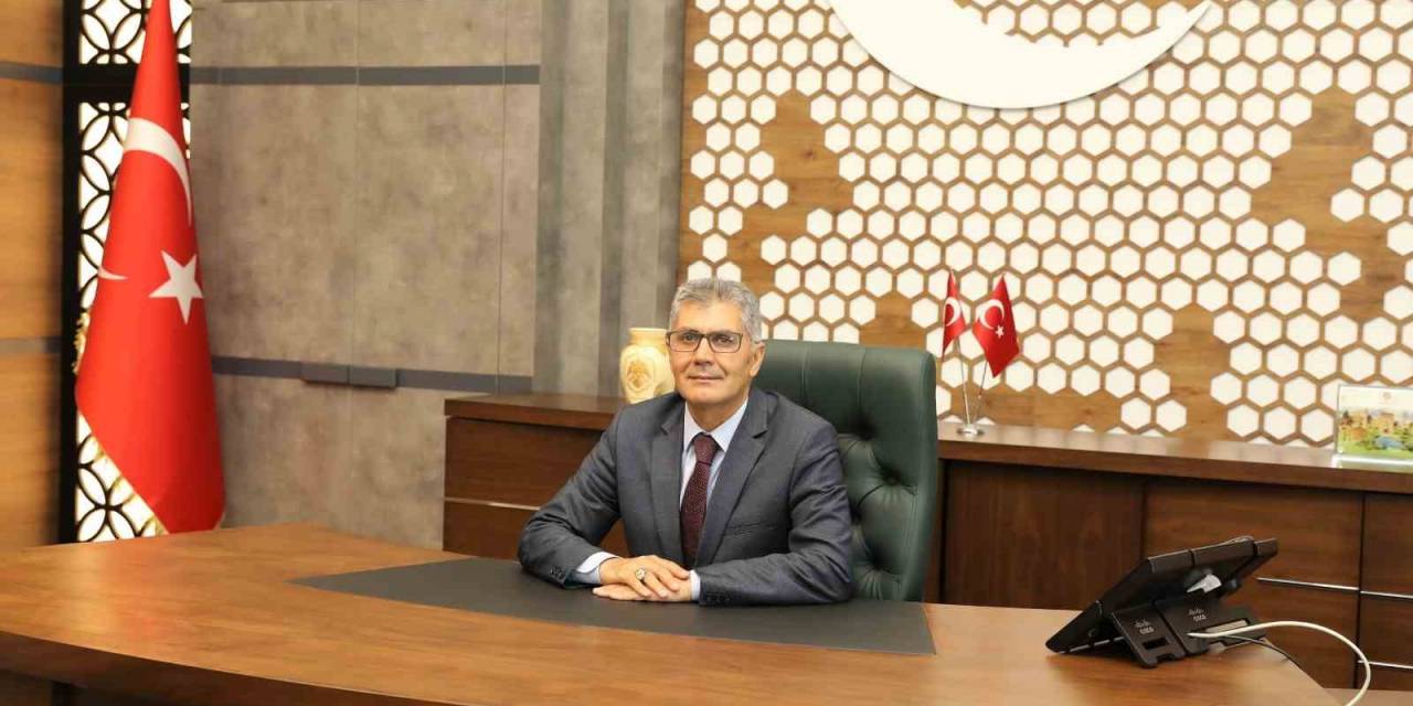 Niğde Valisi Cahit Çelik’ten 29 Ekim Cumhuriyet Bayramı Mesajı