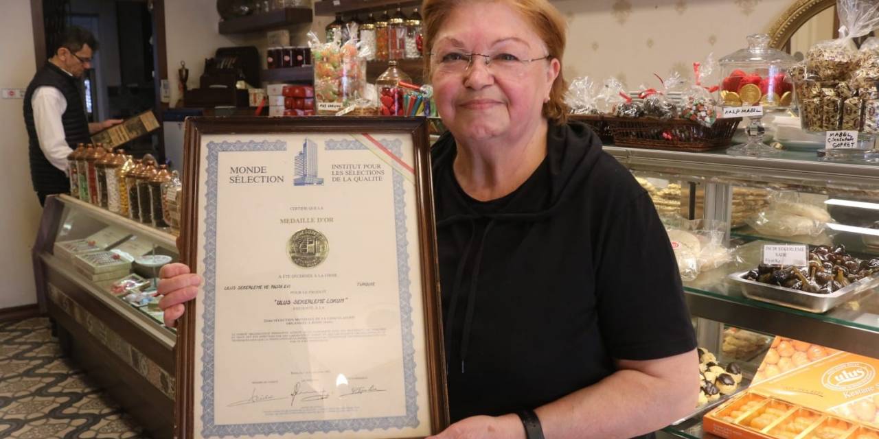 Bursa’da Asırlık Lezzetler Sunan Bu Pastane Neredeyse Cumhuriyet İle Yaşıt