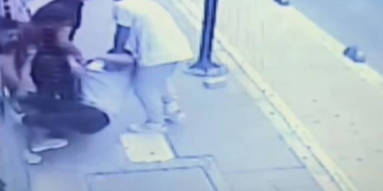 Korkudan Bayılan Da Var, Altına Kaçıran Da