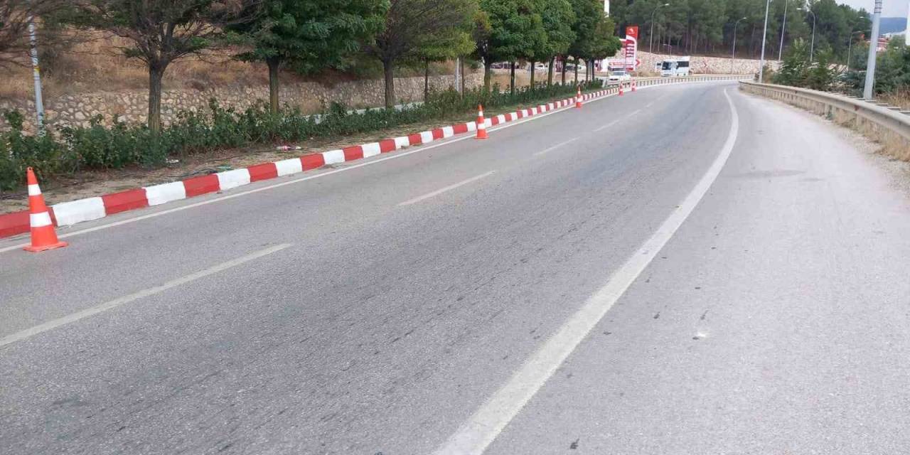 Orta Refüjler Kırmızı Ve Beyaza Boyandı