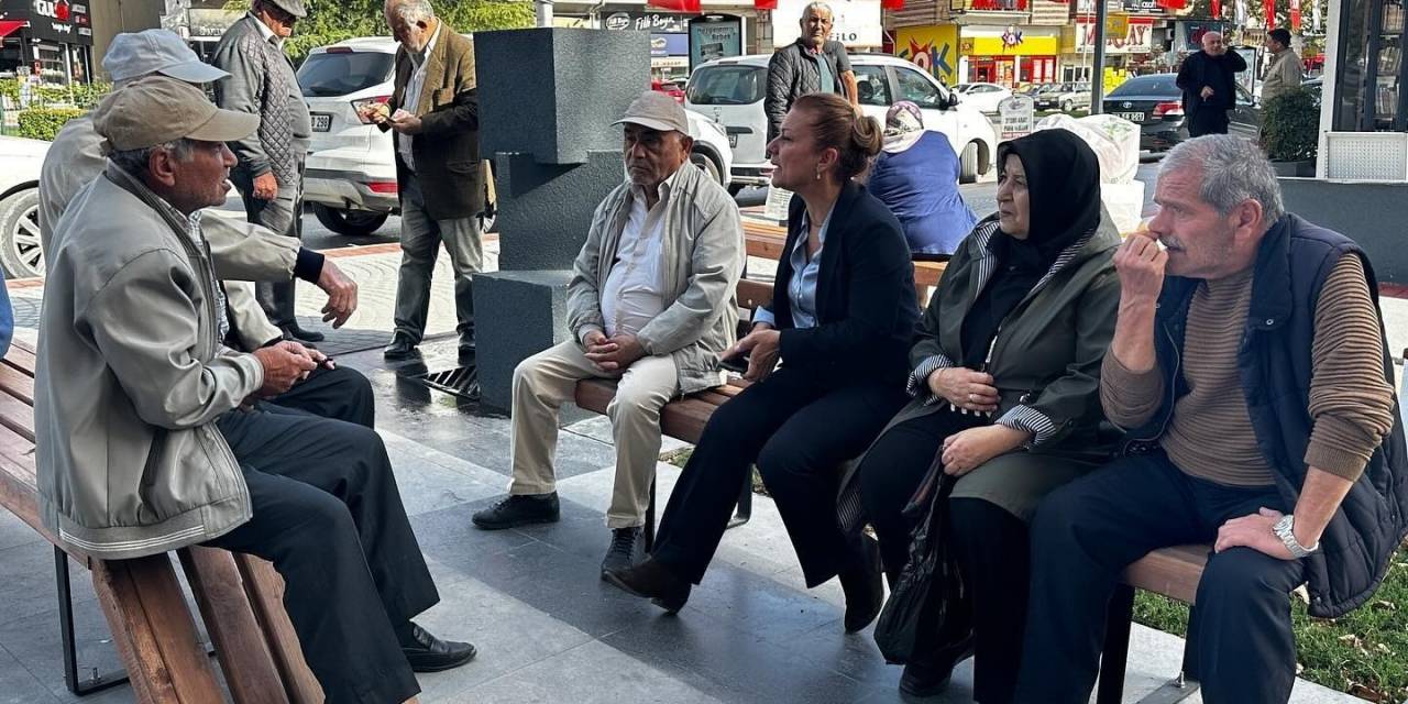 Bakan Köse Vatandaşların Sorunlarını Dinliyor