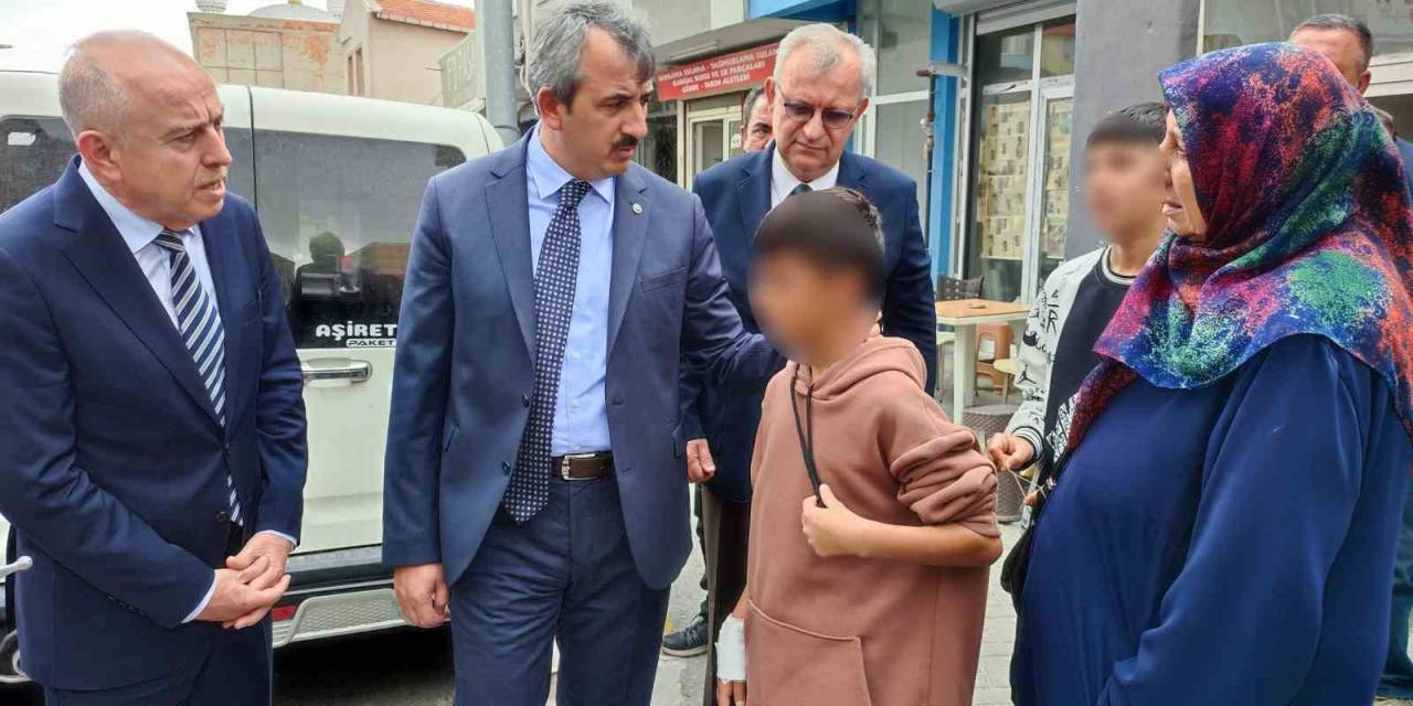 Edirne Valisi Sezer Yolda Gördüğü Çocukların Okullarına Ulaştırılmalarını İstedi