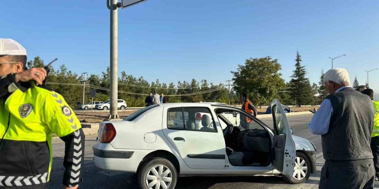 Burdur-ısparta Karayolu’nda İki Otomobil Çarpıştı: 1 Yaralı