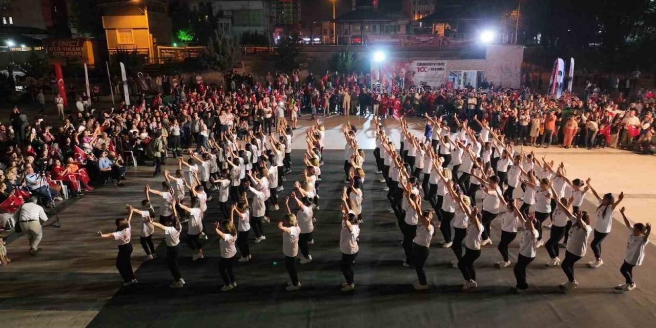 Seyhan’da Cumhuriyet Bayramı Coşkusu