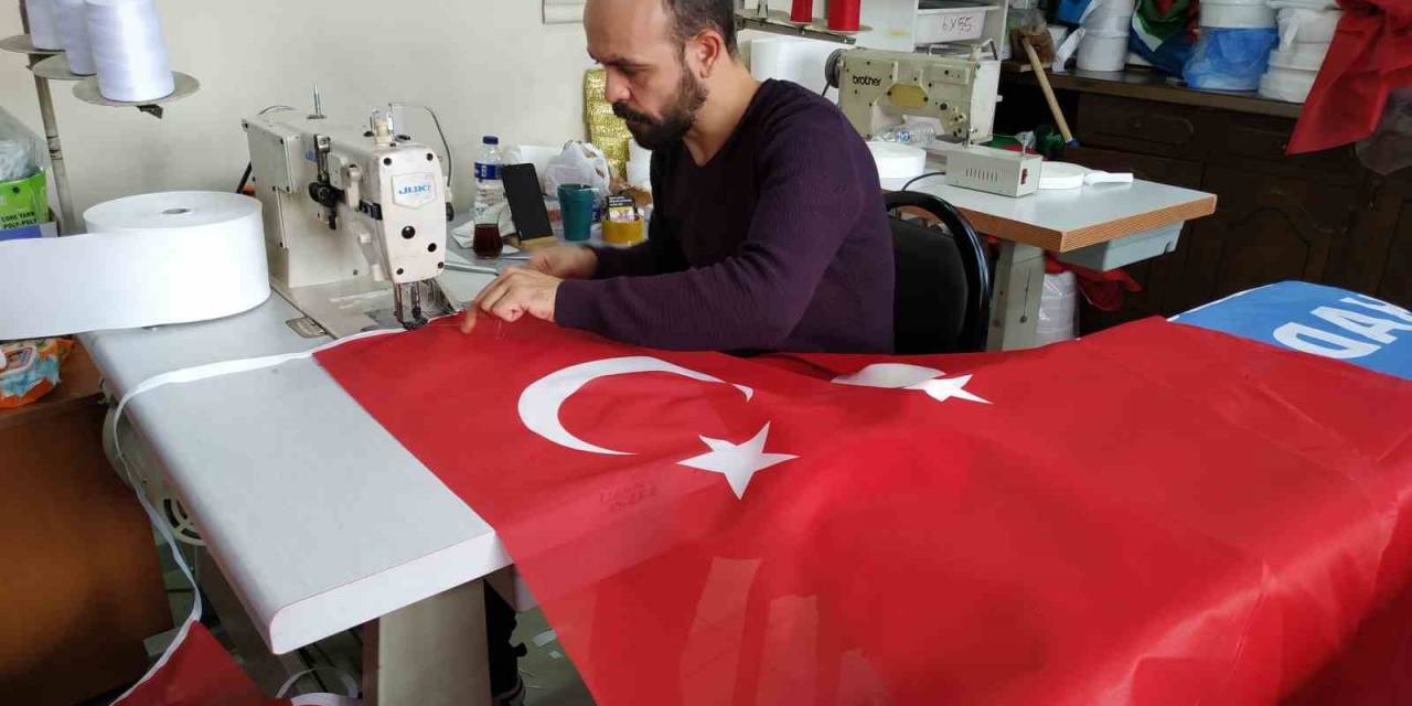 Cumhuriyetin 100’üncü Yılının Kutlanacağı 29 Ekim Öncesi Bayrak Üreticileri Stokları Tüketti