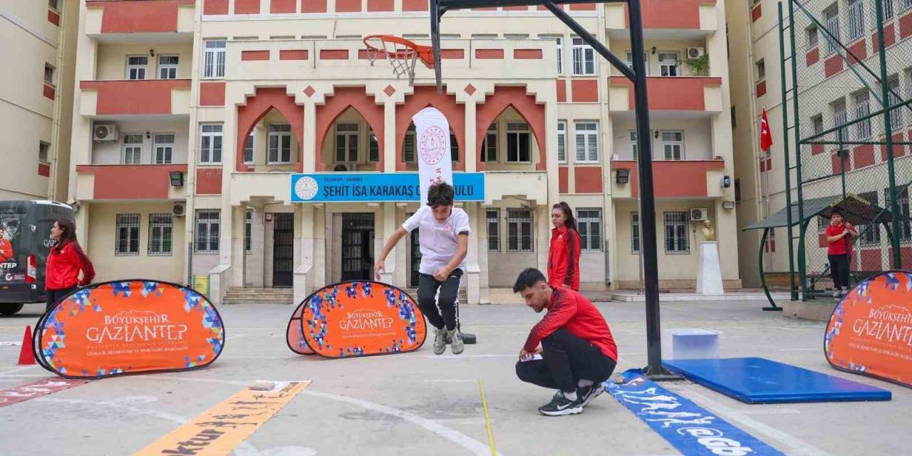 Büyükşehir Öğrencilere Yetenek Taraması Yapıyor