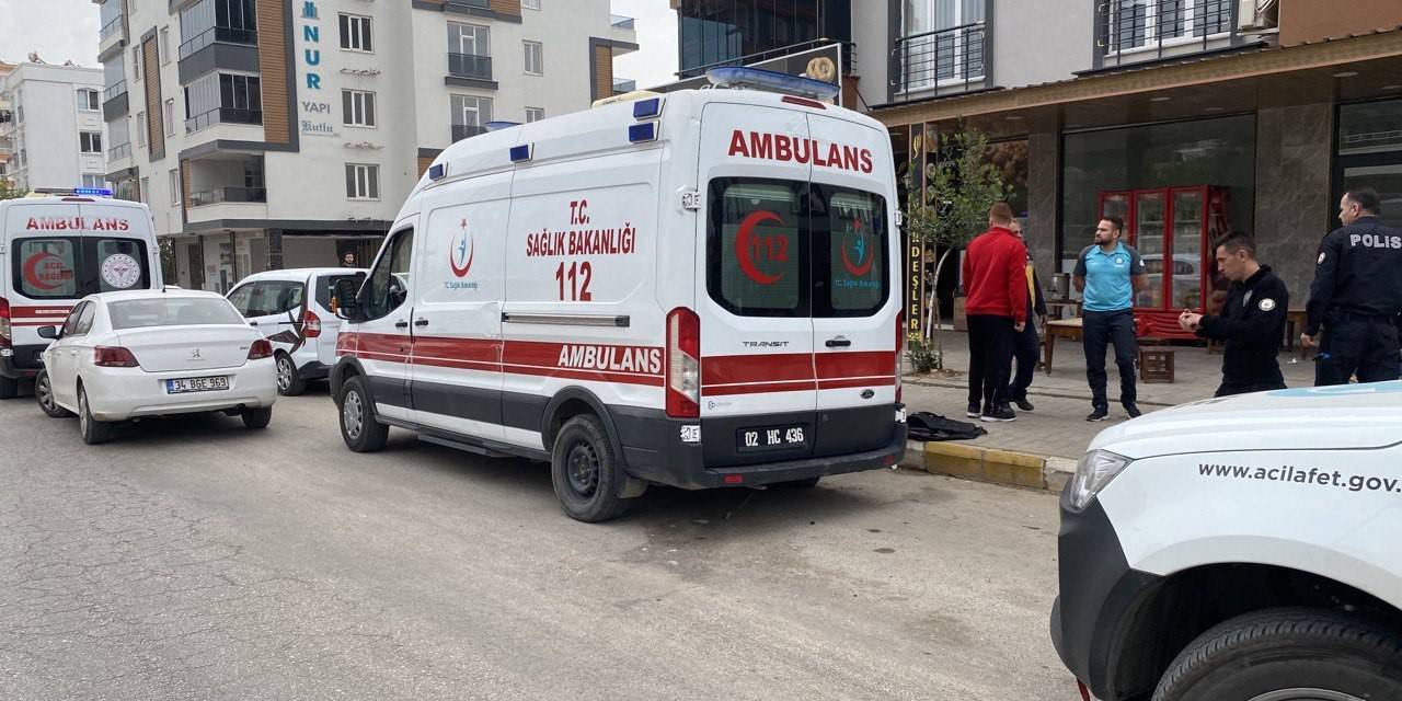 Yaralı Taşıyan Ambulans İle Minibüs Çarpıştı: 1 Yaralı