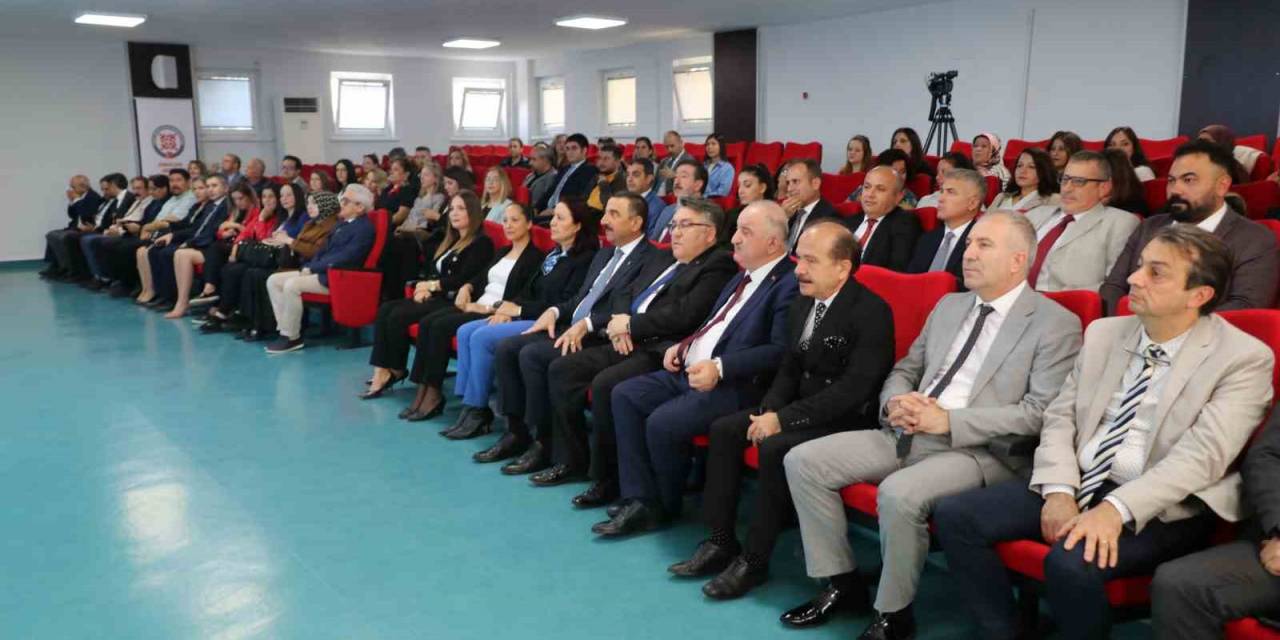 Yaşlı Ve Hasta Bakımı Kursunu Bitiren 16 Kursiyer Sertifikalarını Aldı