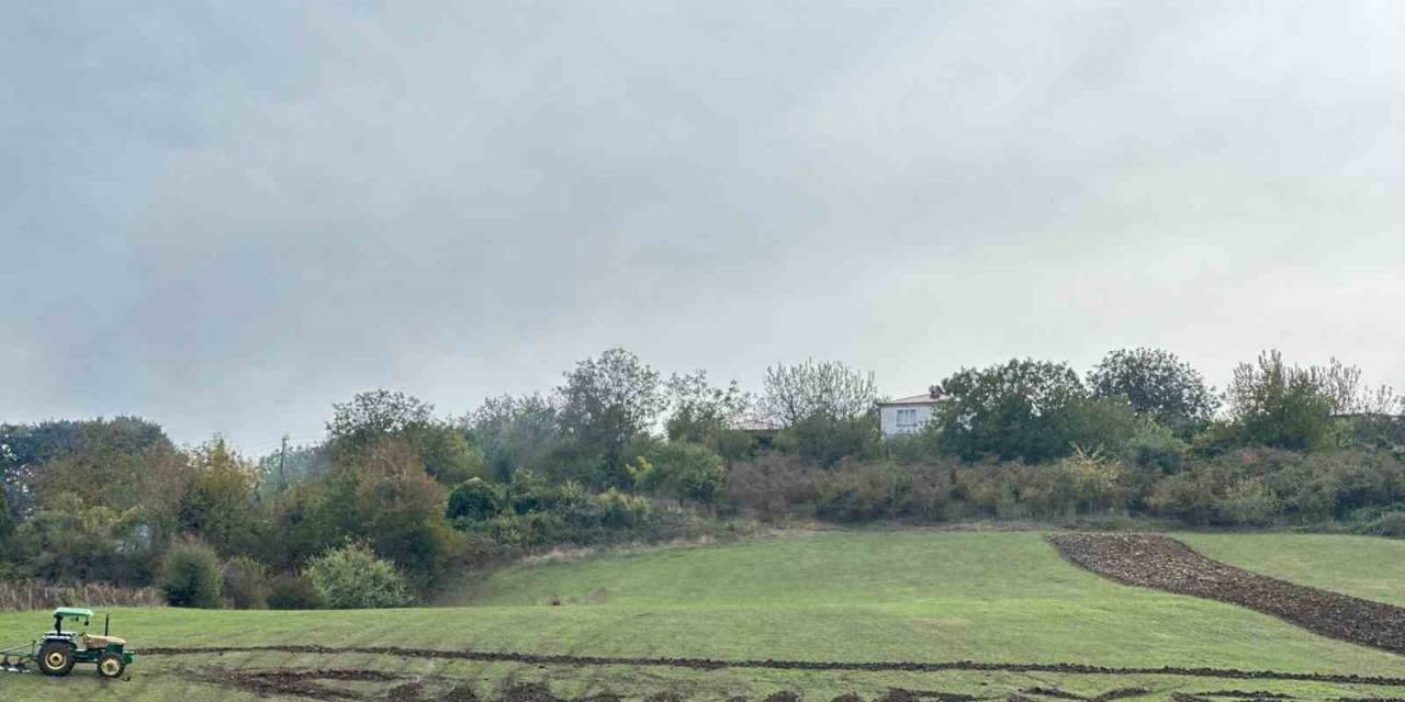 Sinoplu Çiftçi Tarlasına Traktörüyle “Cumhuriyet” Yazdı