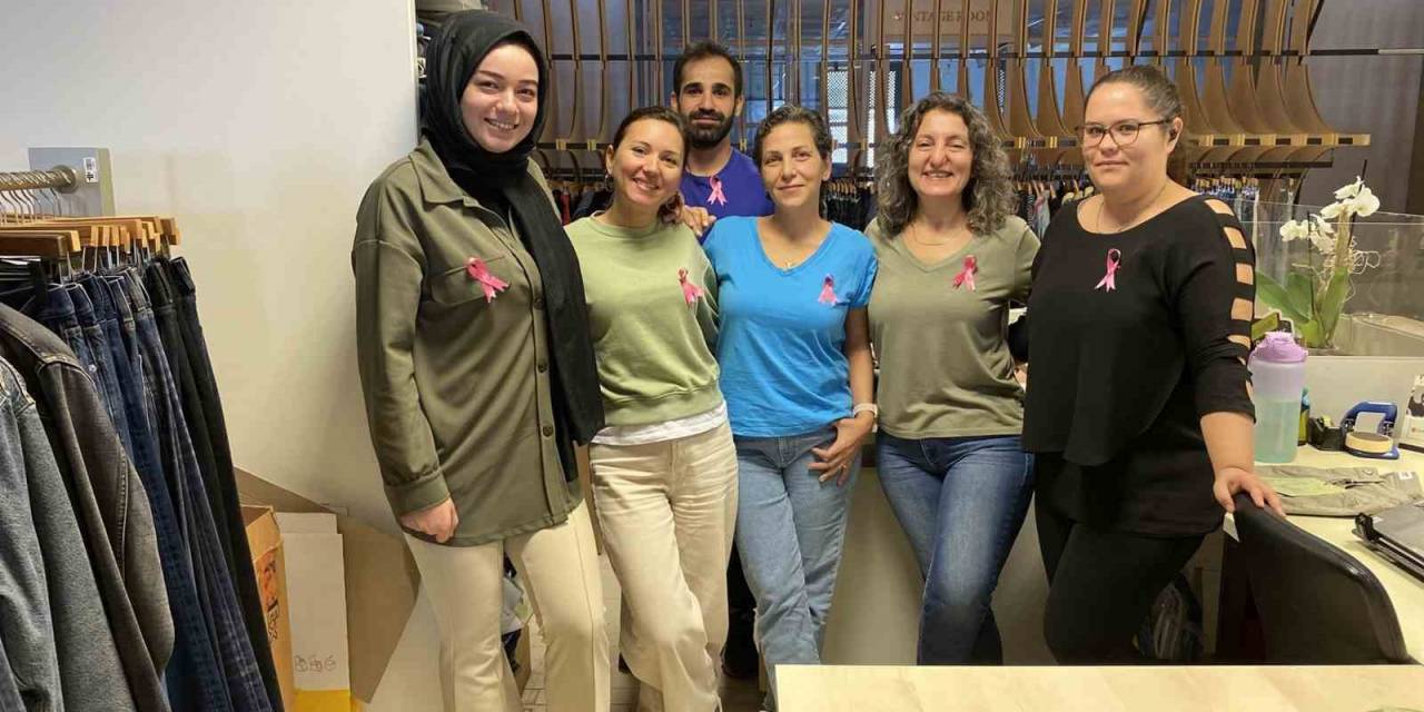 Farkındalık İçin Pembe Kurdele Taktılar