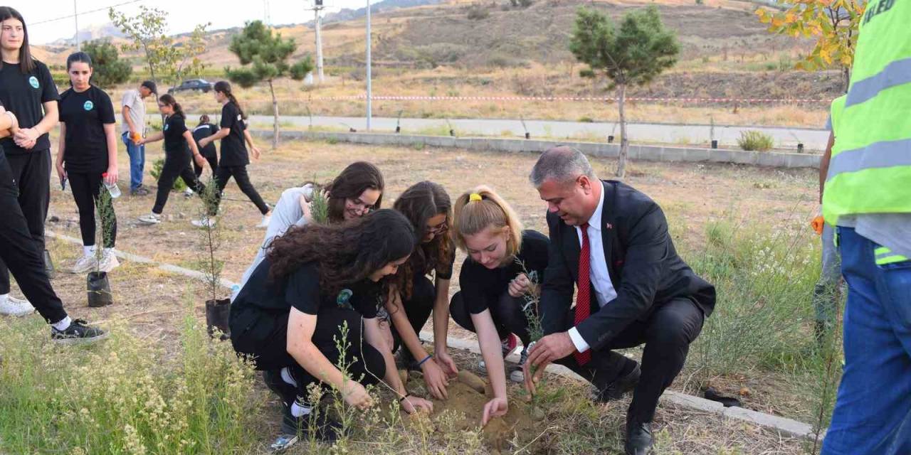 Salihli’de 100. Yıl İçin 1923 Fidan