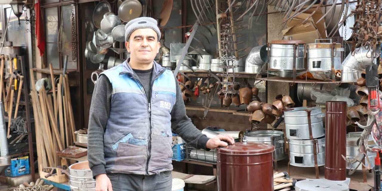 El Emeği İle 41 Yıldır Fındık Sobası İmal Ediyor