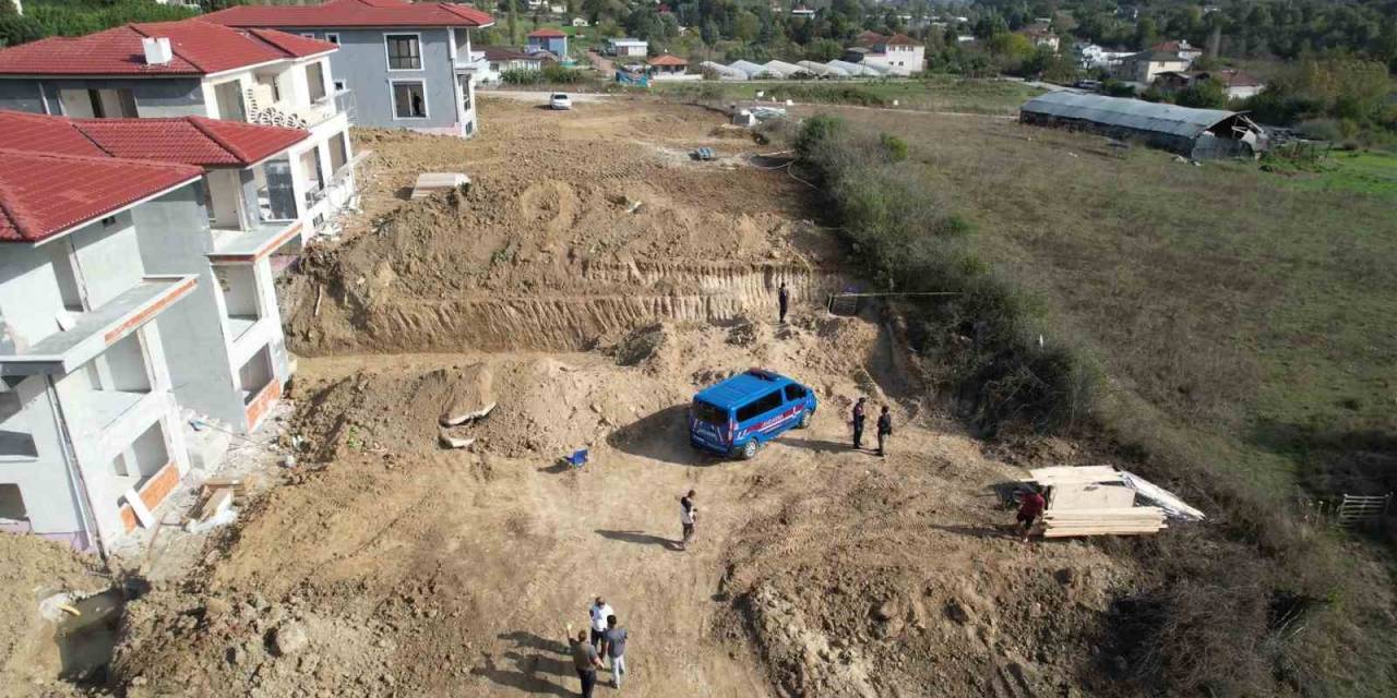 Yalova’da Villa İnşaatı Kazısında Bulunan Küp Mezarda Kazı Çalışmaları Başladı