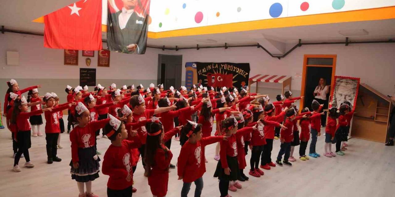 Efeler’in Gündüz Bakımevleri’nde Cumhuriyet Bayramı Coşkusu