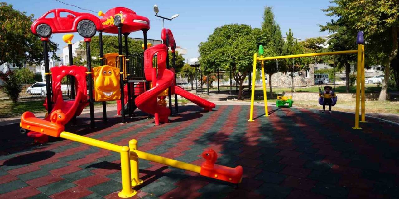 Adıyaman Belediyesi Çocuk Oyun Gruplarını Yeniliyor