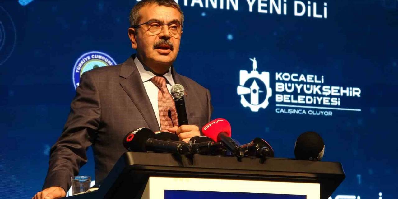 Bakan Yusuf Tekin : "620 Bin Akıllı Tahtayı Okullarımıza Dağıtmış Olacağız"