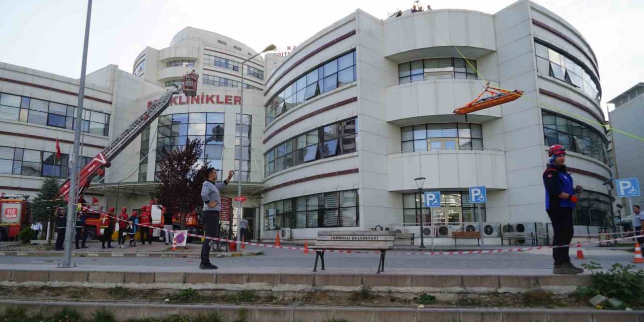 Hastanede Yangın Tatbikatını Film İzler Gibi İzlediler