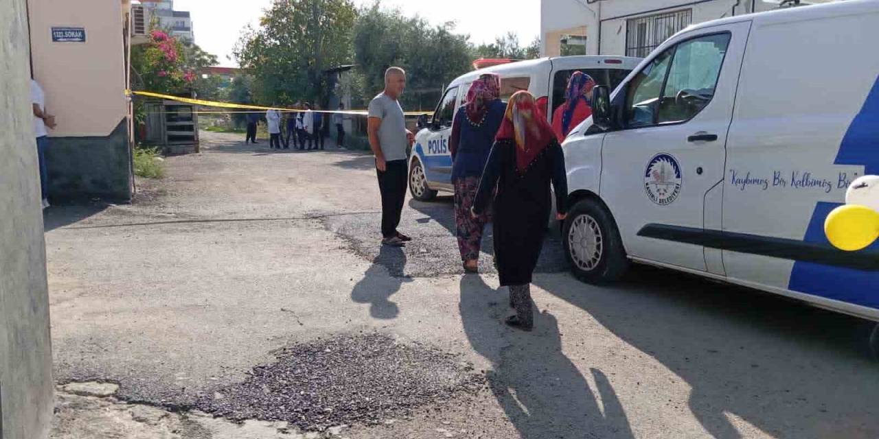 27 Yaşındaki Genç Evinde Bıçaklanmış Şekilde Ölü Bulundu