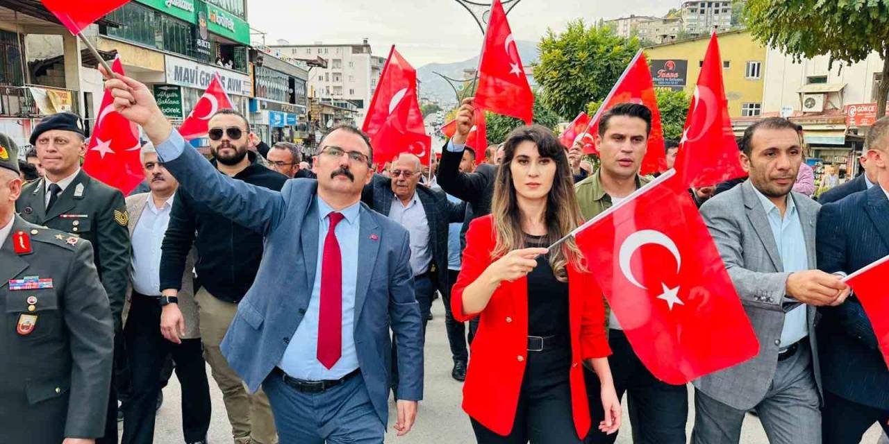 Şemdinli’de Cumhuriyet Yürüyüşü