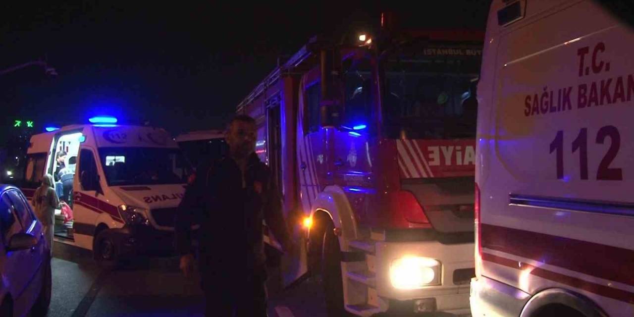 Kartal’da Alkollü Sürücü Otoyolda Duraklayan Araçlara Çarptı: 2 Hafif Yaralı