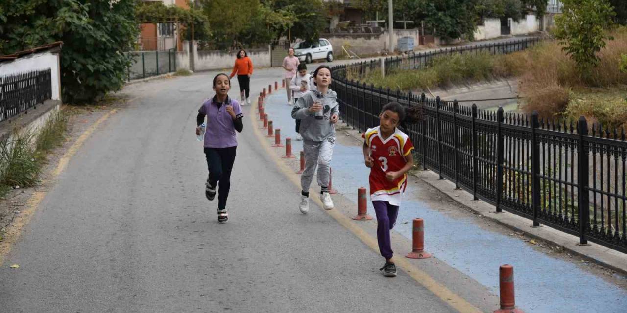 Sındırgı’da 100 Genç 100. Yıl İçin Koştu