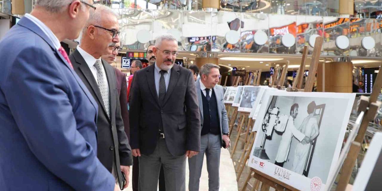 ’100 Yıldır Aynı Aşk Ve Heyecanla’ Temalı Fotoğraf Sergisi Açıldı