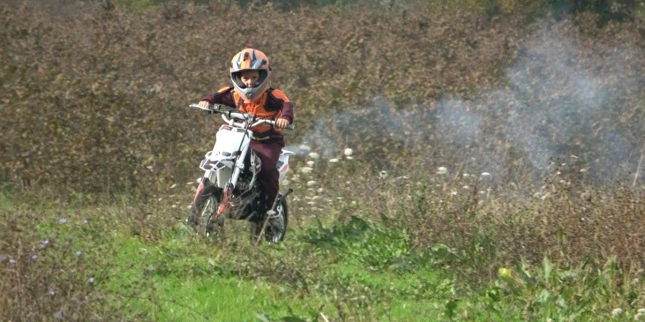 Yaşıtları Oyuncakla Oynarken, O 5 Yaşında Motosiklet Sürüyor: Hedefi Zayn İle Buluşmak